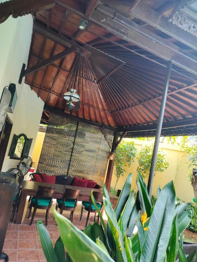 דנפסאר Villa Layang Bulan A Homey Guesthouse For Men Near The Beach In North Kuta מראה חיצוני תמונה